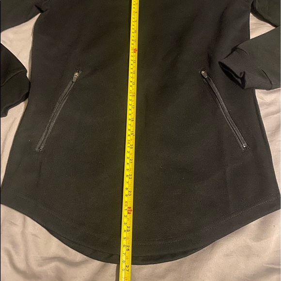 🔥HOT BUY! New hoodie with zippered pockets. Nice thick material! - Picture 5 of 8